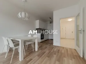 Prodej bytu 2+kk, Praha - Strašnice, Zvěřinova, 60 m2