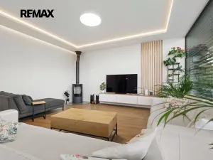Pronájem bytu 5+kk, Říčany, Táborská, 199 m2