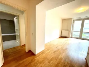 Pronájem bytu 2+kk, Praha - Holešovice, Ortenovo náměstí, 75 m2