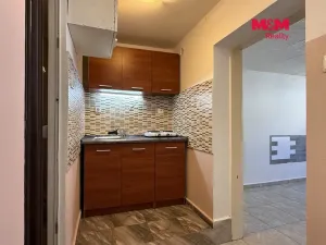 Pronájem bytu 1+kk, Kladno - Kročehlavy, Kozinova, 22 m2