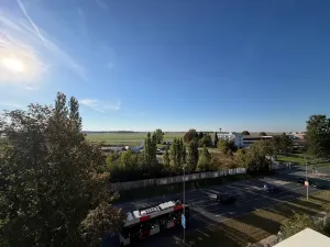 Pronájem bytu 2+kk, Praha, Toužimská, 43 m2