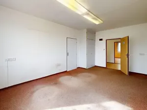 Pronájem kanceláře, Hradec Králové, Akademika Bedrny, 602 m2