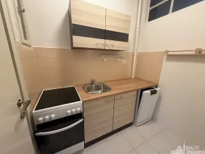 Pronájem bytu 2+1, Praha - Malá Strana, Šeříková, 50 m2