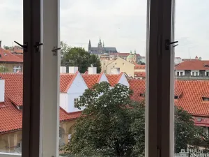 Pronájem bytu 2+1, Praha - Malá Strana, Šeříková, 50 m2