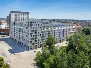 Pronájem garážového stání, Brno, Fuchsova, 13 m2