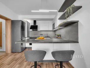 Prodej bytu 3+kk, Praha - Uhříněves, Oty Bubeníčka, 57 m2