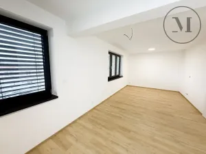 Pronájem bytu 2+kk, České Budějovice, A. Trägera, 57 m2