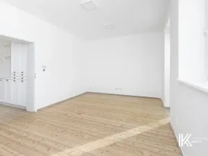 Pronájem obchodního prostoru, Pardubice, Chrudimská, 131 m2