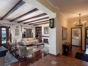 Prodej vily, Stérnes Héraklion, Řecko, 340 m2