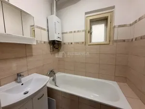 Pronájem bytu 3+1, Praha - Žižkov, Biskupcova, 60 m2