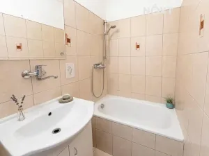 Pronájem bytu 2+kk, České Budějovice, Papírenská, 44 m2