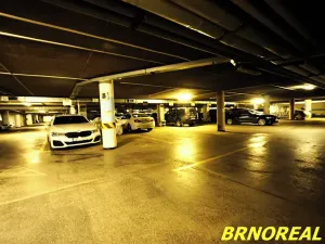 Pronájem garážového stání, Brno, Příkop, 12 m2