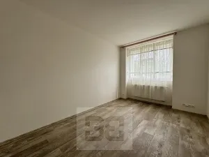 Pronájem bytu 1+kk, Praha - Smíchov, 30 m2