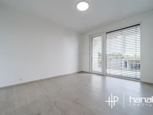 Pronájem bytu 2+kk, Olomouc, Milana Ticháka, 56 m2