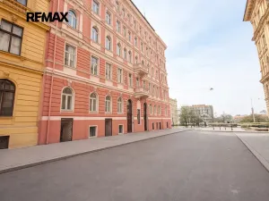 Pronájem obchodního prostoru, Praha - Nové Město, Koubkova, 89 m2