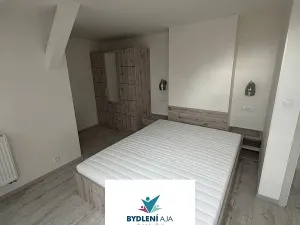 Pronájem bytu 3+kk, Praha - Smíchov, Peroutkova, 60 m2