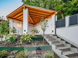 Pronájem rodinného domu, Praha - Komořany, Pod lesem, 325 m2