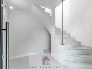 Prodej bytu 4+kk, Praha - Komořany, Pod lesem, 343 m2