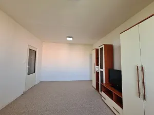 Pronájem bytu 1+1, Hrušovany u Brna, Sídliště, 35 m2