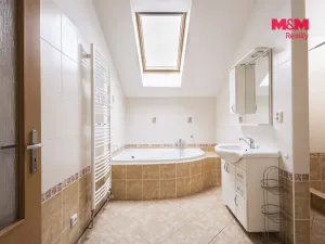 Pronájem obchodního prostoru, Nový Bor, Tržní náměstí, 108 m2