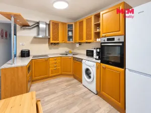 Prodej bytu 2+1, Čelákovice, náměstí 5. května, 57 m2