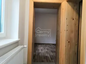 Pronájem bytu 2+kk, Pardubice, Okružní, 46 m2