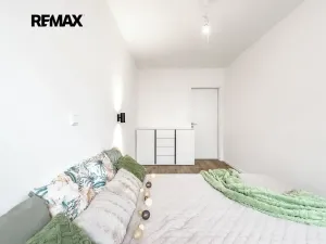 Pronájem bytu 2+kk, Praha - Vysočany, Pod Harfou, 55 m2