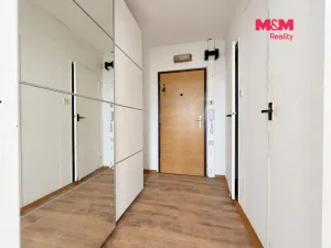 Pronájem bytu 1+kk, Praha - Řepy, Vondroušova, 36 m2