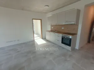 Pronájem bytu 2+kk, Veselí nad Moravou, náměstí Míru, 37 m2