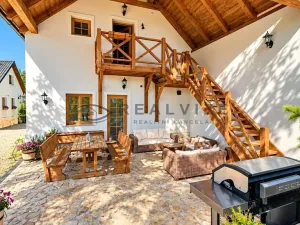 Prodej apartmánu, Lipí, 155 m2