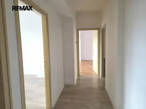 Pronájem bytu 3+1, Praha - Čakovice, Radbuzská, 85 m2