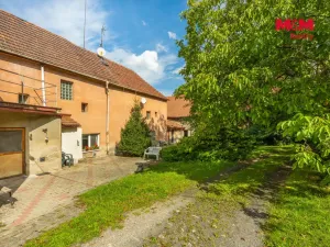Prodej obchodního prostoru, Buštěhrad, Náměstí, 226 m2