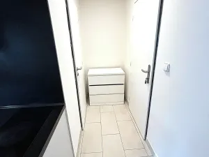Pronájem bytu 1+kk, Dlouhopolsko, Poděbradská, 28 m2