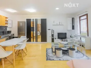 Prodej bytu 2+kk, Hluboká nad Vltavou, Masarykova, 55 m2