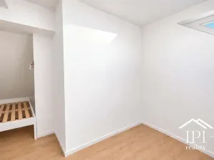 Pronájem bytu 2+kk, Praha - Holešovice, Komunardů, 53 m2