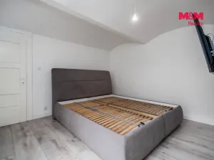 Prodej rodinného domu, Lužná, Masarykovo nám., 165 m2