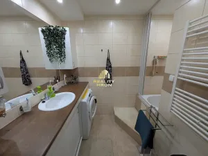 Prodej bytu 2+1, Chomutov, Čelakovského, 68 m2