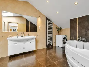 Prodej bytu 3+kk, Šestajovice, Komenského, 116 m2