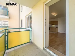 Pronájem bytu 1+kk, Praha - Horní Měcholupy, Padovská, 32 m2