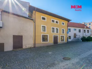 Prodej obchodního prostoru, Votice, Malé nám., 122 m2