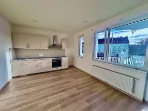 Pronájem bytu 1+kk, Praha - Hloubětín, Kbelská, 30 m2
