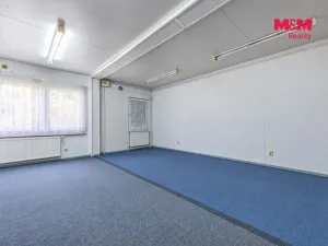 Prodej komerčního pozemku, Bernartice, 790 m2
