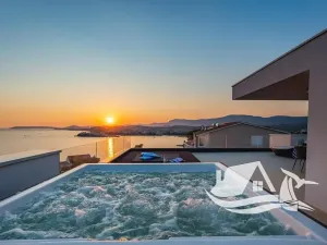 Prodej vily, Podstrana, Chorvatsko, 390 m2