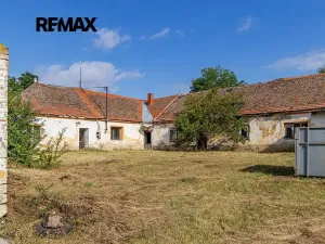 Prodej zemědělského objektu, Počedělice, 2500 m2