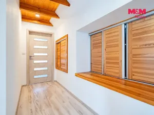Prodej rodinného domu, Lužnice, 180 m2
