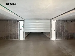 Pronájem garážového stání, Praha - Motol, Brdlíkova, 20 m2