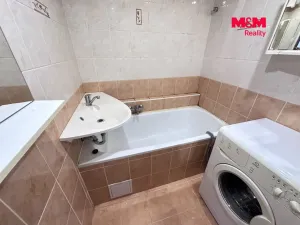 Pronájem bytu 2+1, Chomutov, Holešická, 62 m2
