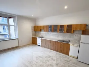Prodej bytu 3+1, Karlovy Vary, Majakovského, 103 m2