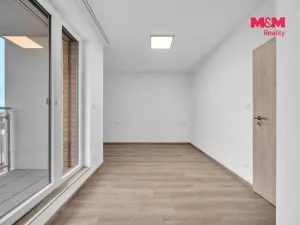 Pronájem bytu 2+kk, Pardubice - Ohrazenice, U Sportovní školy, 51 m2