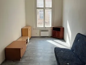 Pronájem bytu 1+1, Velvary, Chržínská, 40 m2
